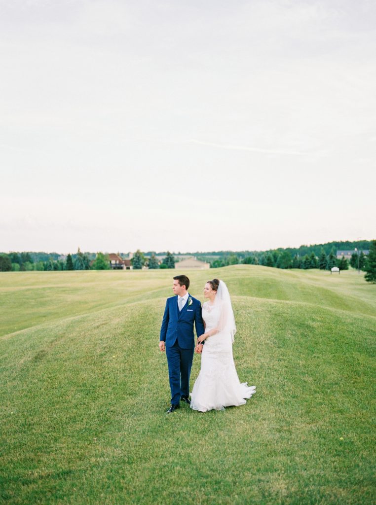 Classic Ontario summer wedding at Crosswinds Golf and Country Club in Burlington, Ontario, Canada. Photographed by fine art wedding photographer Kayla Yestal www.kaylayestal.com