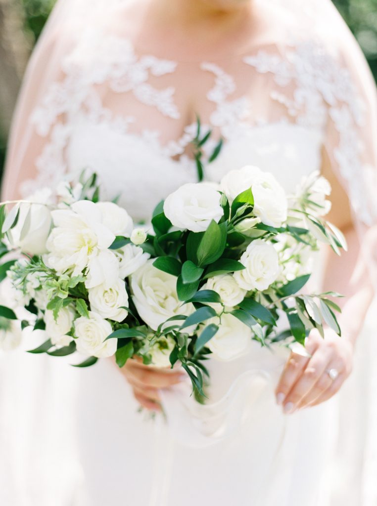 Langdon Hall Wedding | Langdon Hall Firshade Room Wedding | Cambridge Wedding Photographer Kayla Yestal | Langdon Hall First Look with Pronovias Gown | All White Wedding Bouquet