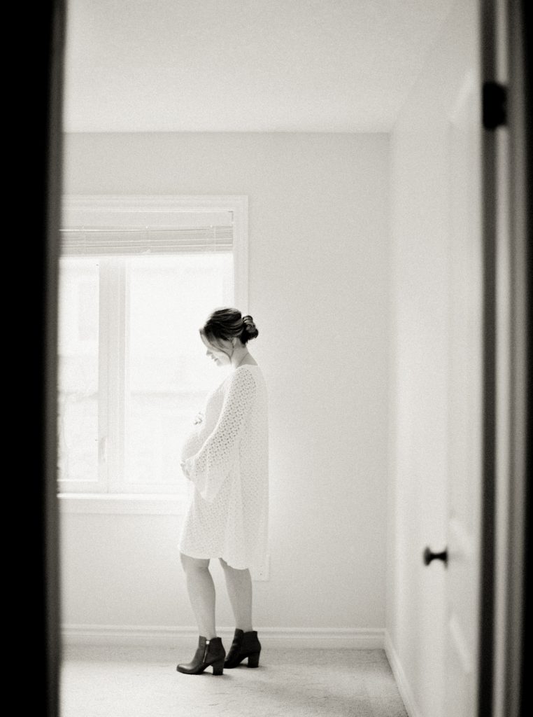 Guelph Maternity Session | In Home Maternity Session | Fine Art Maternity Photography www.kaylayestal.com