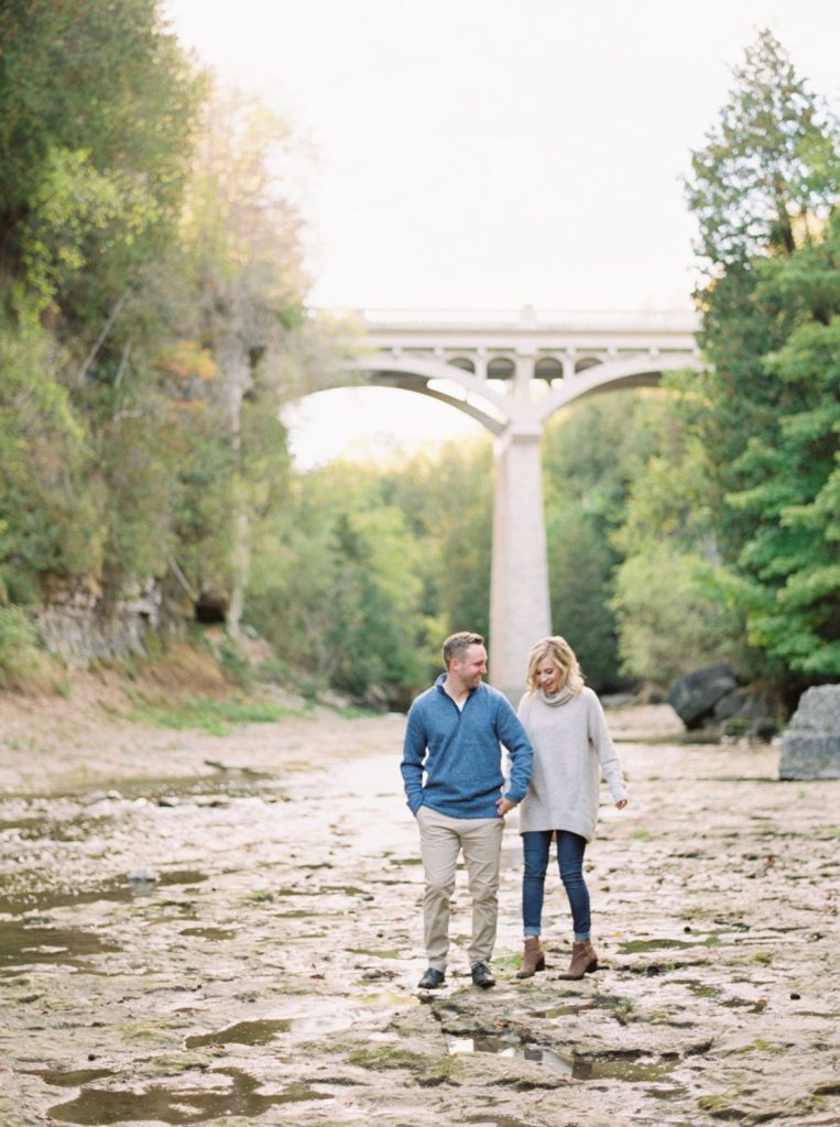 Engagement session sweaters | Fall engagement session | Elora Mill wedding photographer | Engagement session at Victoria Park in Elora photographed by wedding photographer Kayla Yestal www.kaylayestal.com