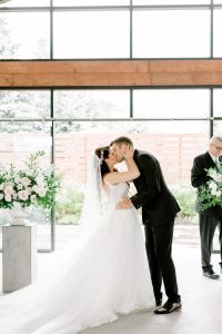 Whistle Bear Golf Club Wedding Photographed by Cambridge Wedding Photographer Kayla Yestal www.kaylayestal.com | Whistle Bear Wedding | Pearle Hospitality Wedding