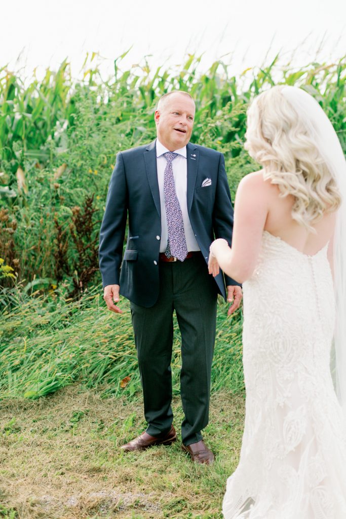 Honsberger Estate Wedding | Niagara on the Lake Wedding Photographer | Niagara Winery Wedding Venues | Father first look on wedding day | Niagara wedding photographer Kayla Yestal www.kaylayestal.com